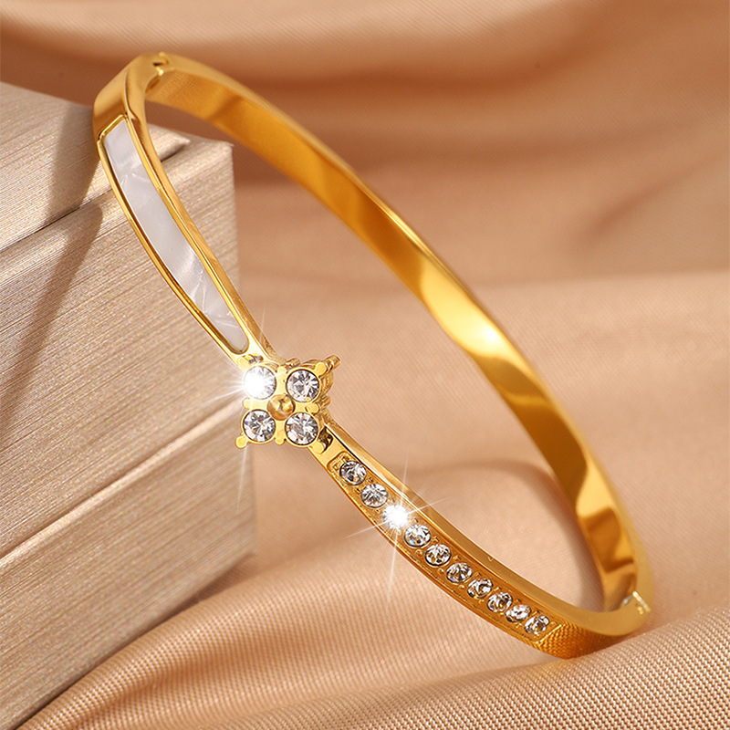 Brazalete de acero inoxidable para mujeres, brazalete de diamante floral, diseño exquisito, joyas de lujo ligero, brazalete universal.