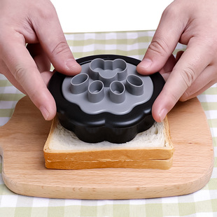 Imported KAI Beiyin cat Palm sandwich mold cute cat foot sandwich bread mold toast mold DIY baking