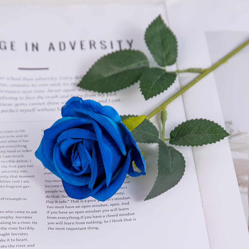 Simulación de flores de rosa de mano única tela de terciopelo cascada pared de flores decoración de boda flores falsas al por mayor