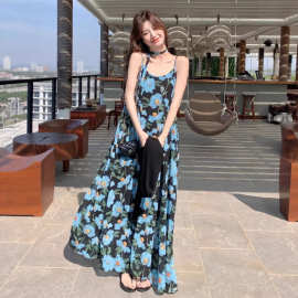 韩系甜美海边度假蓝色碎花吊带连衣裙夏季遮肚显瘦u型海边沙滩裙