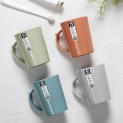 メーカーは新型家庭用実用うがいコップのプラスチックコップを提供しています。