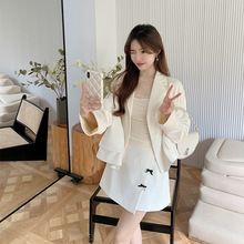 春天也会遇到心软的 吗 精纺细羊毛廓形西装半裙套装