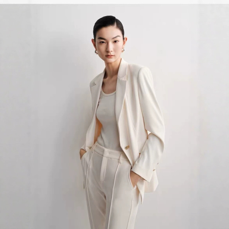 Aino Beige Single-Button Notch Lapel Slim-Fit Waist-Cinching Women's Commuter Blazer for Spring and Autumn 219 Non-Returnable and Non-Exchangeable Aino Beige Single-Button Notch Lapel Slim-Fit Waist-Cinching Women's Commuter Blazer for Spring and Autumn 219 Non-Returnable and Non-Exchangeable