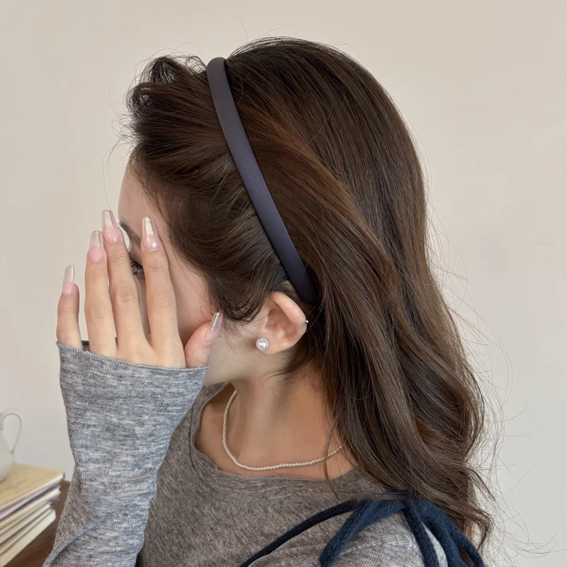 Coreano simple y delgado correa de cabello para mujeres de alto clima craneal presión correa de cabello de cabello de alta calidad para salir con adornos de cabello de color sólido