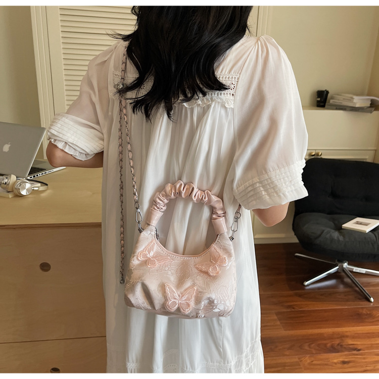 New Chinese-style embroidered bag for women, 2025 new summer commuting crossbody bag, niche ancient-style hand-held bucket bag undefined