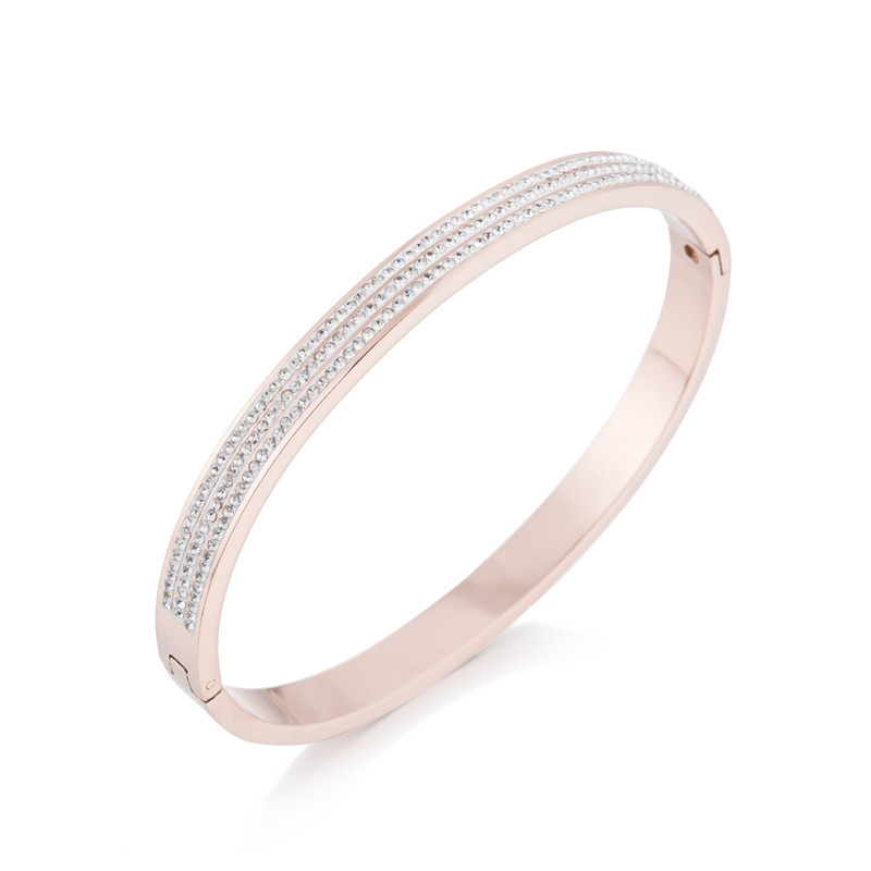 Nueva joyería de Yunyao: pulsera sencilla con diamantes para mujer, pulsera de lujo abierta de titanio y acero con tres filas de diamantes en oro rosa, venta al por mayor. image 6