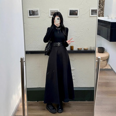 2025 プラスサイズの女性のソリッドカラーのハイカラーリトルブラックドレス秋と冬のボトリングスカートファット MM 優しいウエストドレス女性