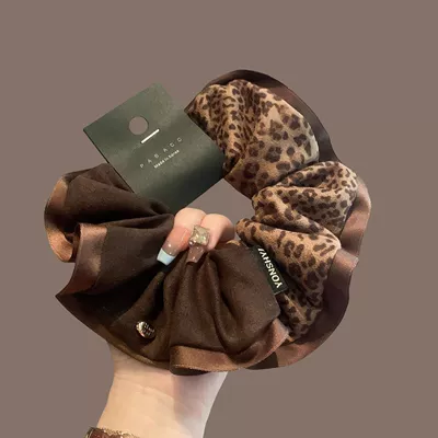 Vintage French-style patchwork leopard print scrunchie for women, 2026 new model, bun hair tie, elegant hair accessory (Saç üçün rezinlər) - two-tone-leopard-print-hair-tie
