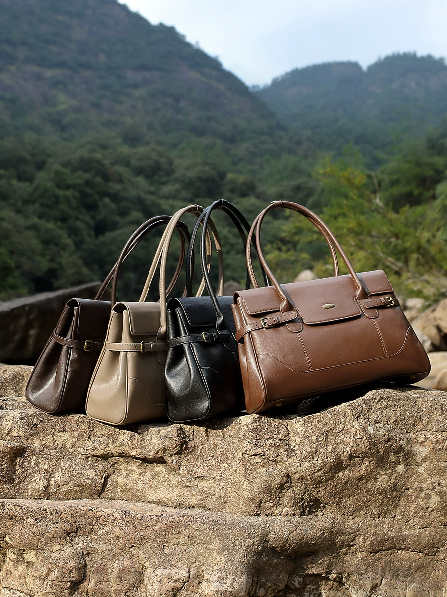 Leather capacious retro one-shoulder bag, cowhide, genuine leather