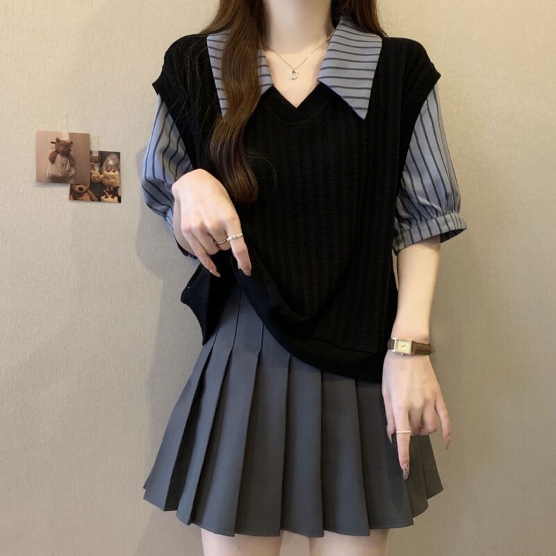 大きいサイズの婦人服の夏の新型のデザイン感の青いストライプのシャツは半袖のニットの太っているmmの偽の2つの上着をつなぎ合わせます。|undefined