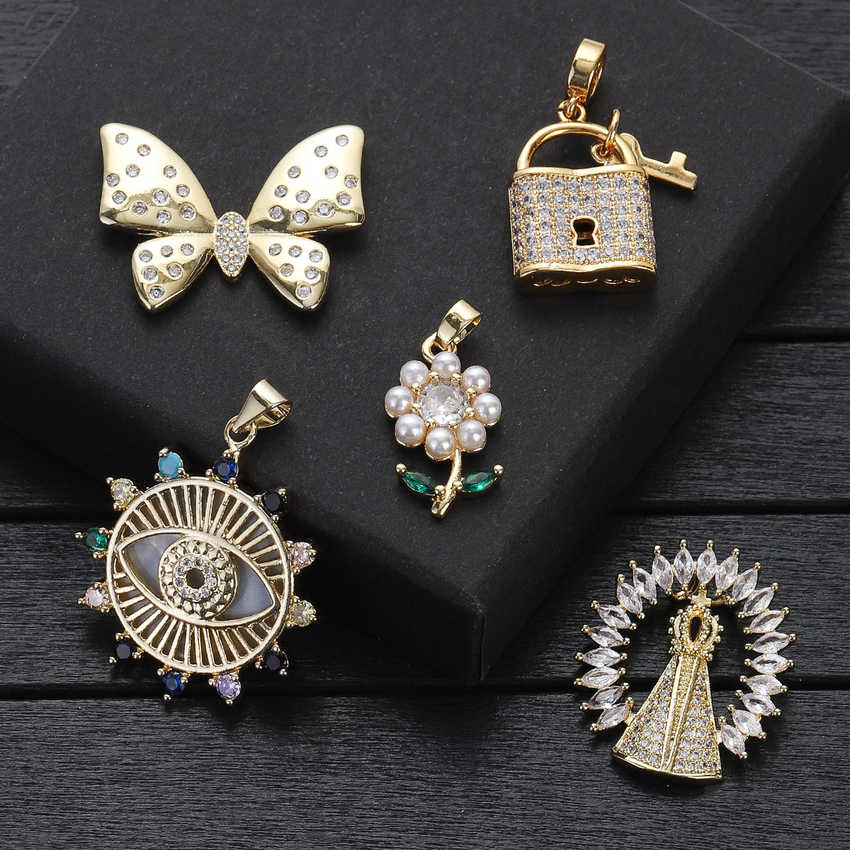 锆石不褪色土耳其恶魔之眼小雏菊爱情锁吊坠项链小众锁骨铜镀金