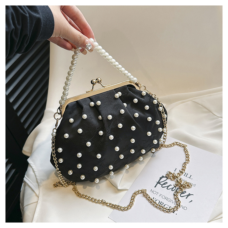 Women's Medium Special Solid Color Elegant Classic Style Pearls Clasp Frame Dome Bag display picture 2