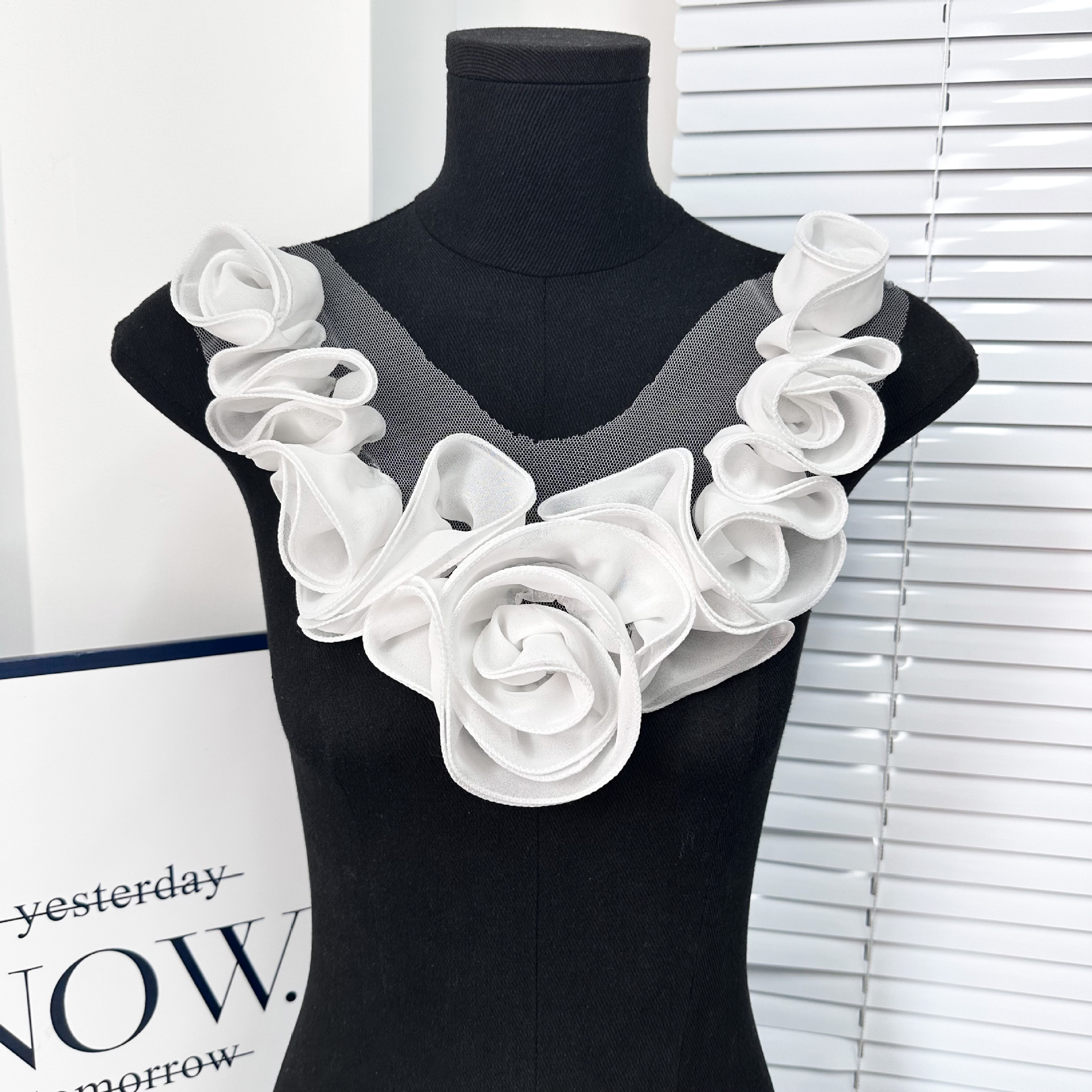 Europa y los Estados Unidos venden a mano tridimensional flor de tela de pliegue flor vestido de baile vestido accesorios de decoración