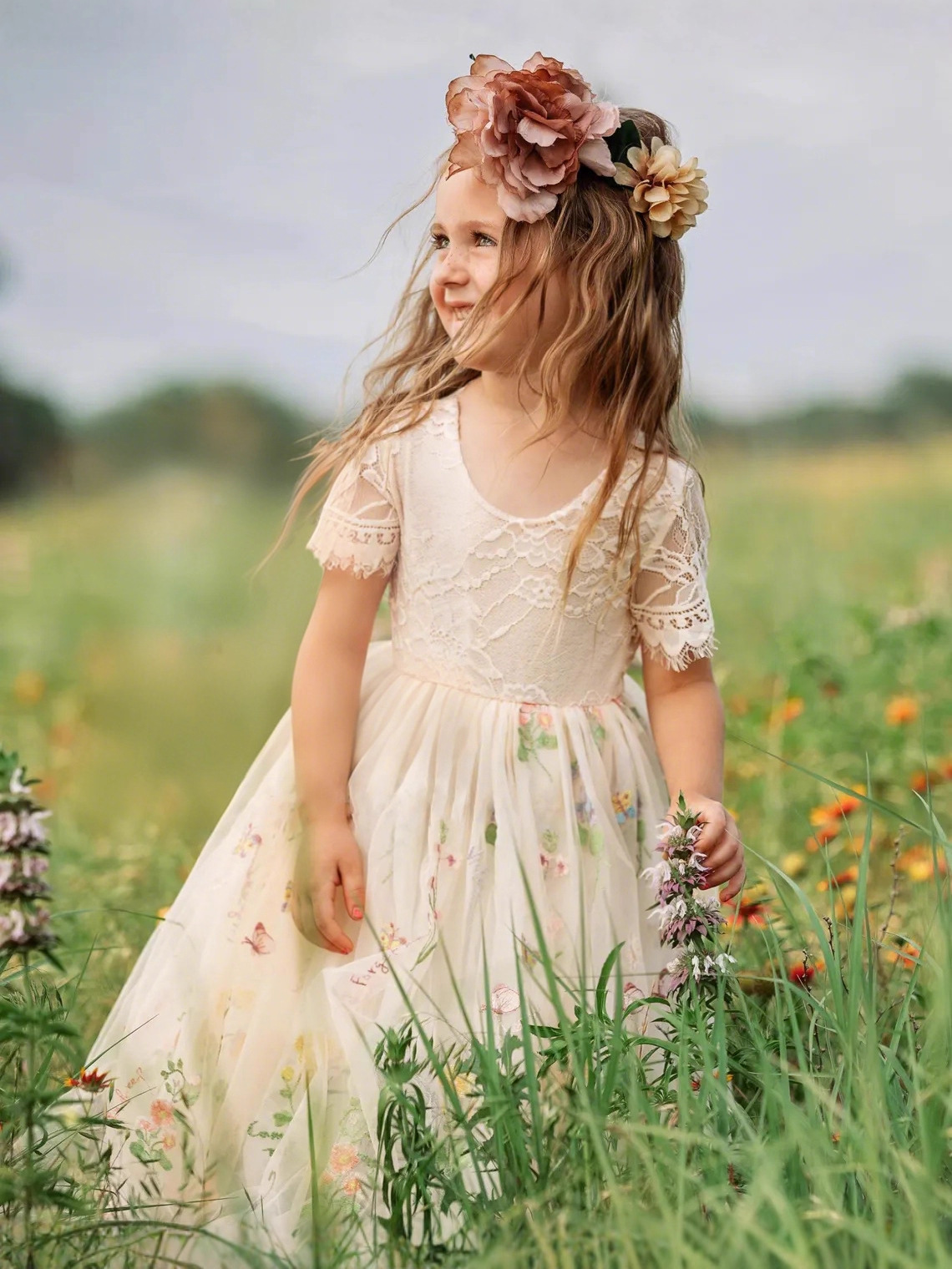 Nuevos vestidos de niñas para niños espectáculo vestido de princesa dulce vestido de boda floral encaje bordado vestido de malla larga