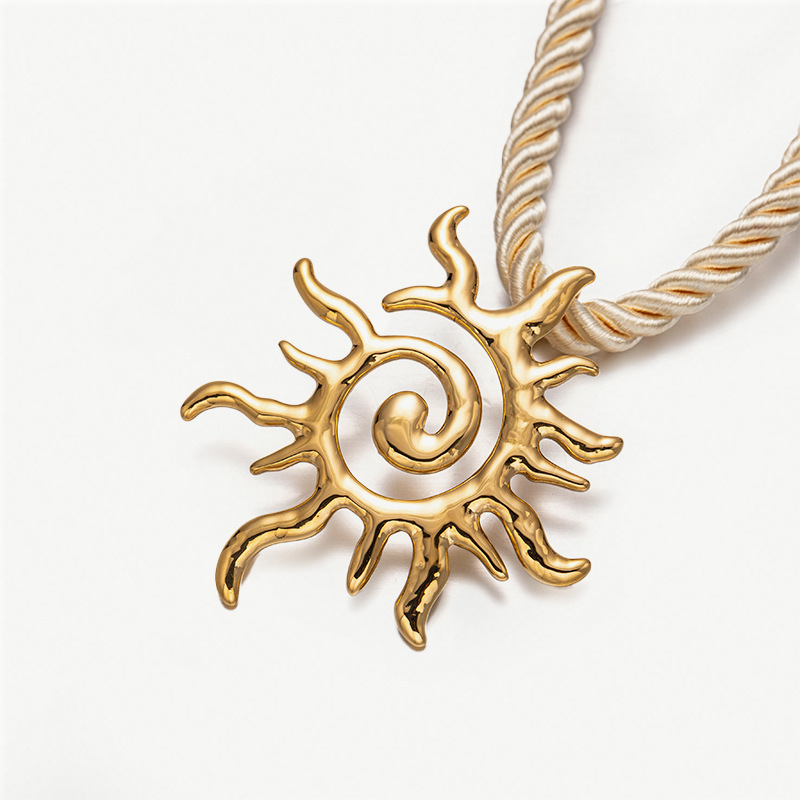10g Weight Ion Plating (IP) 18K Gold Real Gold Plated Sun Starfish Conch 304 Stainless Steel Vacation Marine Style Waterproof Non Tarnish 304 Stainless Steel Lobster Trigger Clasp Closure Pendant Necklace