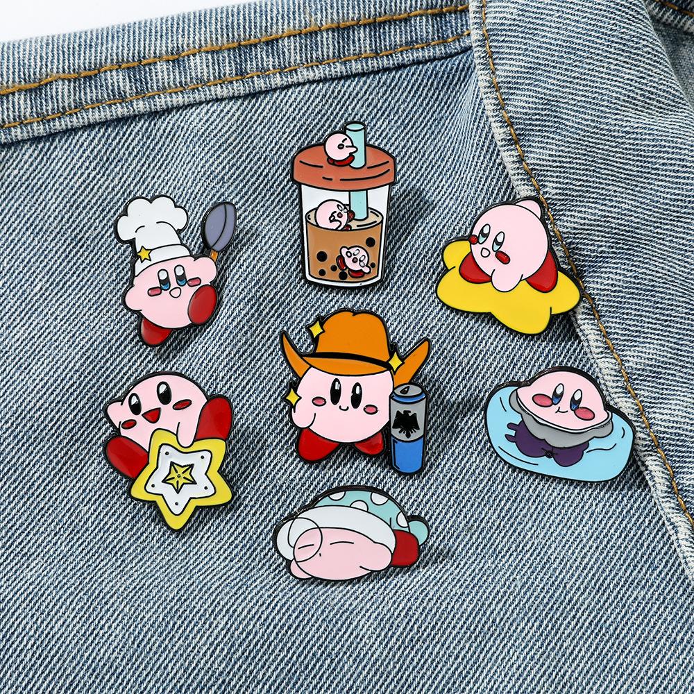 かわいいクリエイティブアニメ星のカービブローチカウボーイ帽ミルクティーカップシェフの多形金属バッジが光を防ぐ