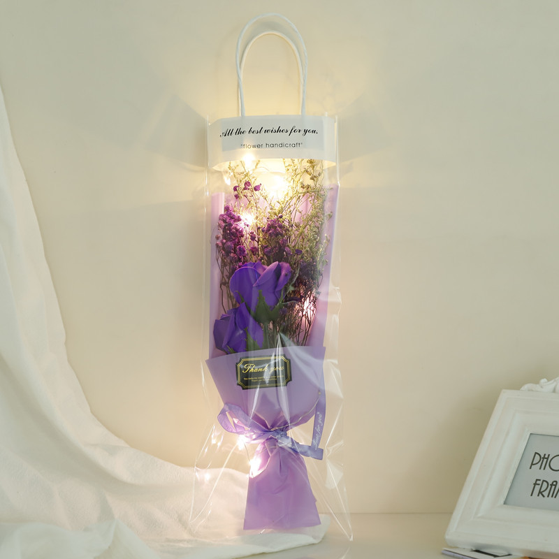 满天星+2朵玫瑰 紫色