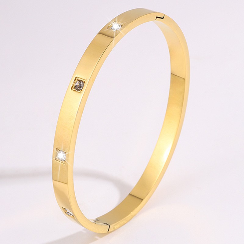 Pulsera de acero titanio con cuatro diamantes cuadrados, que no se decolora, pulsera con incrustaciones de diamantes a la moda para mujer, pulsera de acero inoxidable de alta gama