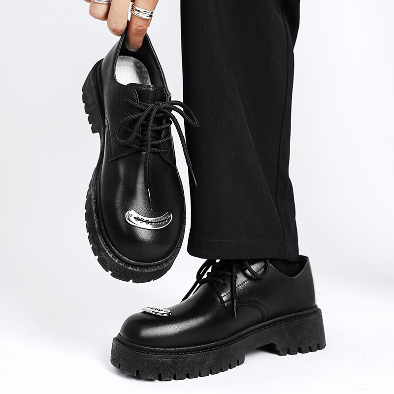 2024 nuevos zapatos de cuero de negocios británicos, zapatos de derby casuales, zapatos de nicho de suela gruesa y alta para hombres.