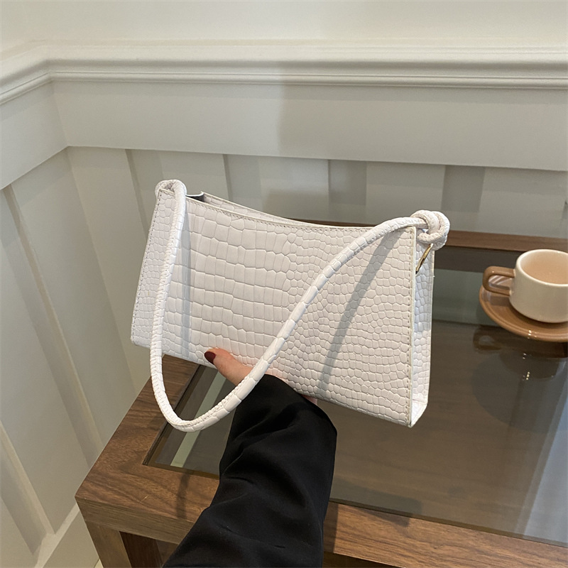 小包包女2024夏季新款個性休閒女士腋下包小眾設計時尚單肩小方包