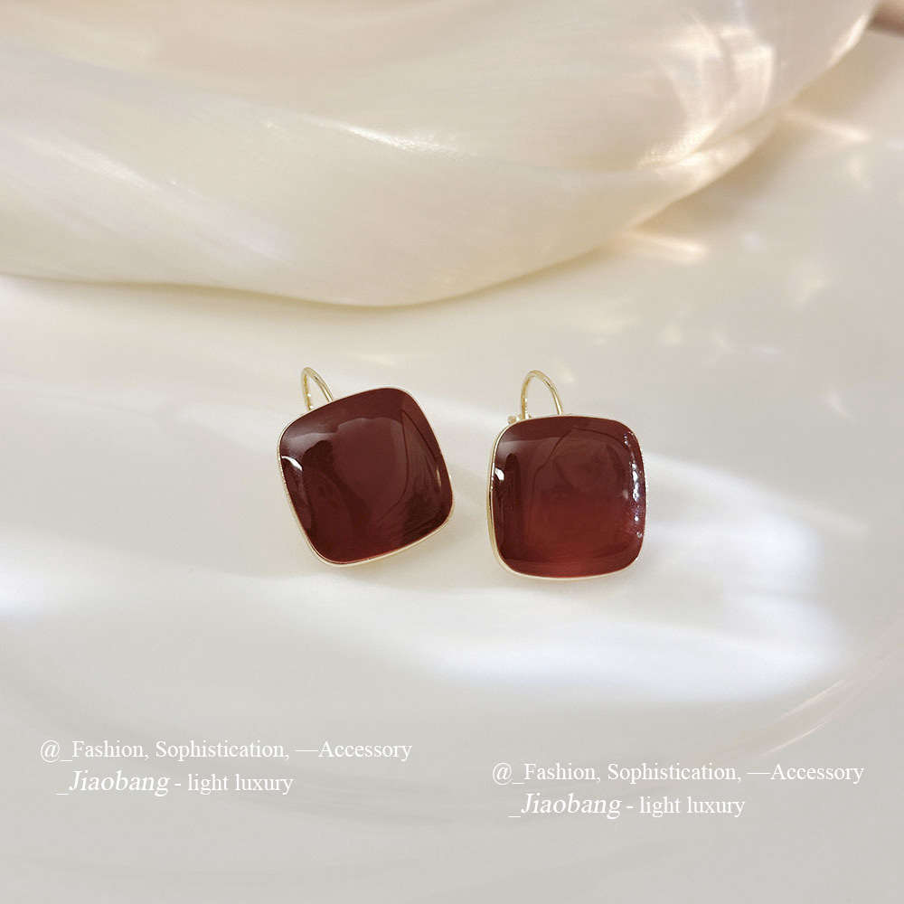 Hebilla de oreja-rojo vino