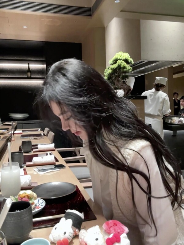 小香风穿搭针织马甲白色衬衫叠穿套装2025秋气质宽松上衣背心女|undefined