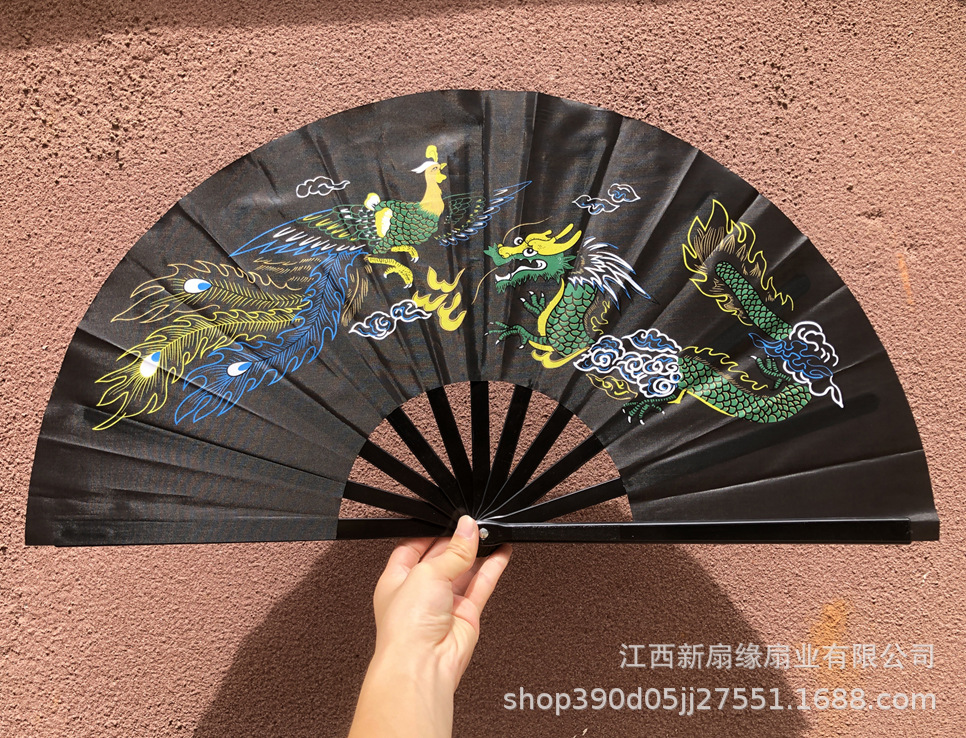 한 발 플라스틱 뼈: 블랙 드래곤과 피닉스