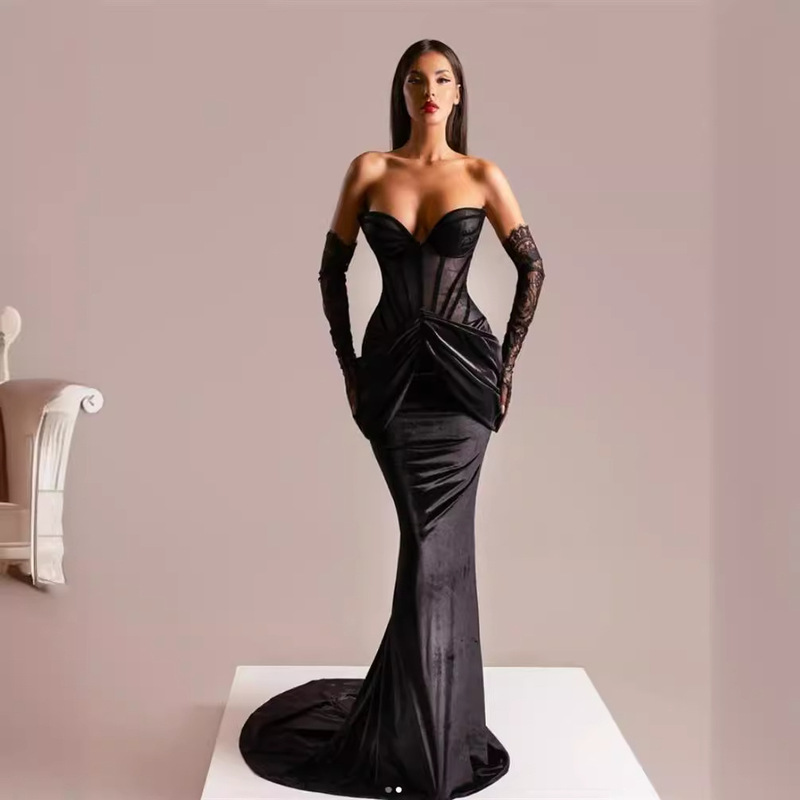 Black Fashion Sexy off-shoulder Gloves Strapless Tight Velvet Tight dress Women