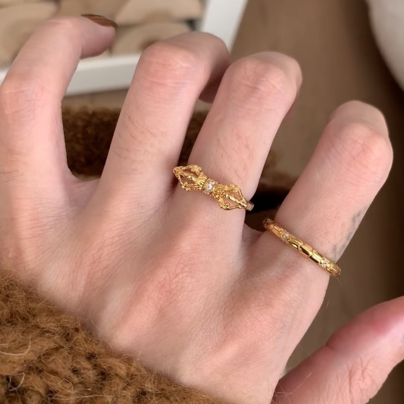 Luxurious Ancient Style Diamond Ring With Hollow Vajra Design_voghion.com