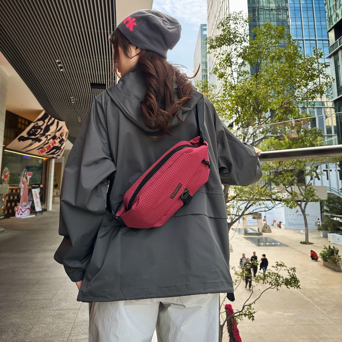 Lightweight and Portable Men's Waist Bag, Large Capacity Functional Chest Bag, Travel Plaid Small Backpack, Casual Shoulder Bag for Women