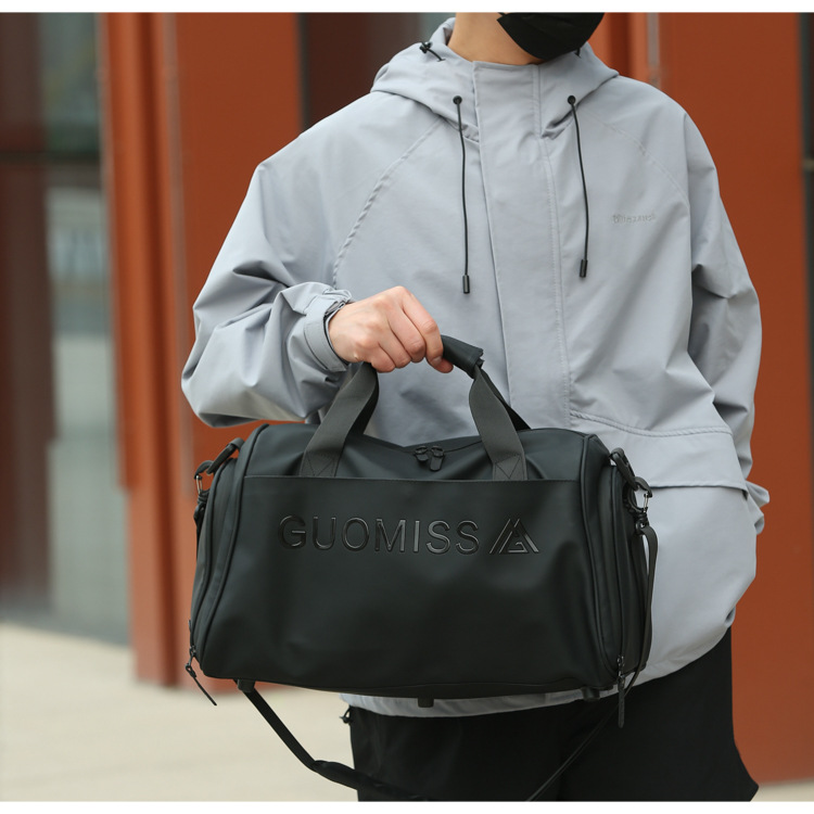 Hochwertige, multifunktionale Reise-Sporttasche für Herren mit großem Fassungsvermögen und separater Aufbewahrungsmöglichkeit für trockene und nasse Gegenstände._voghion.com