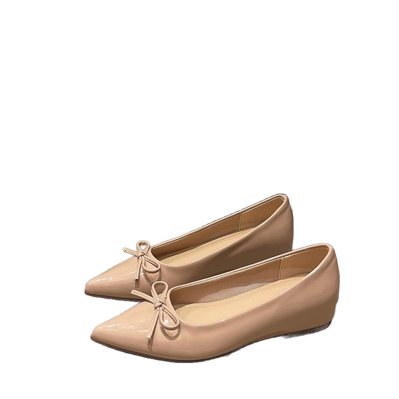 Pequeño aumento de altura de cabeza puntiaguda de boca superficial zapatos de mujer 2026 nuevo temperamento marizhen arco zapatos de mujer plano