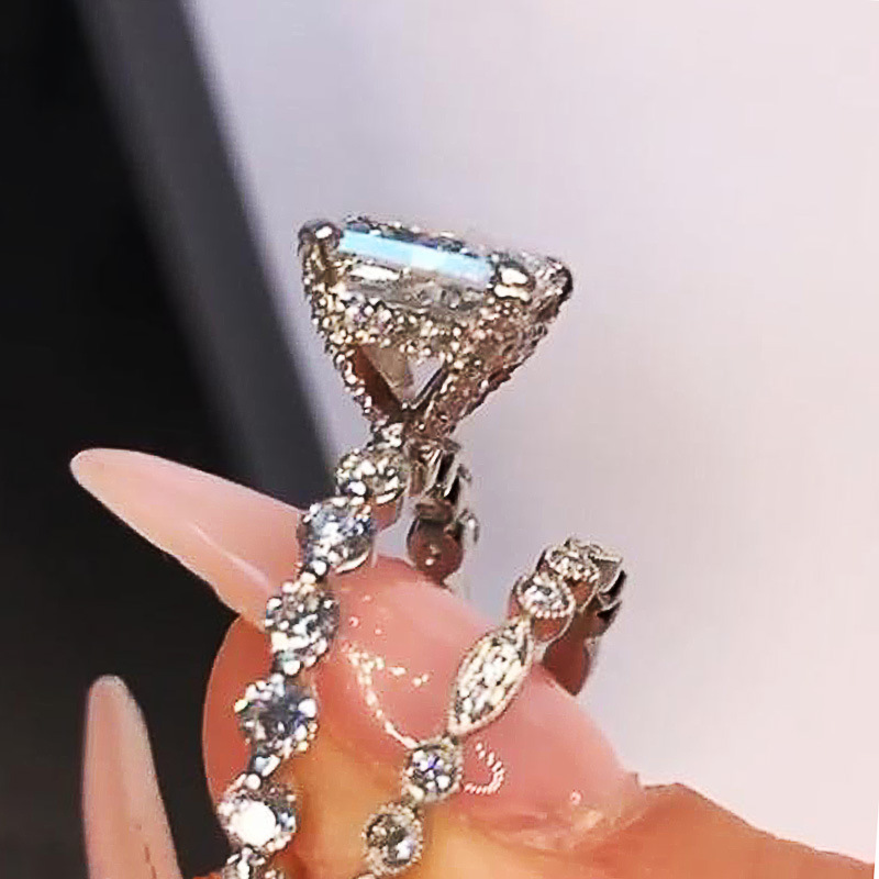 Set di anelli minimalisti impilabili con zirconia per donna_voghion.com