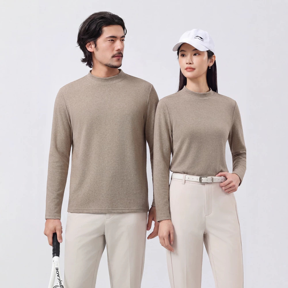 Men's long-sleeved thermal undershirt with a mock neck and fleece lining for autumn and winter.