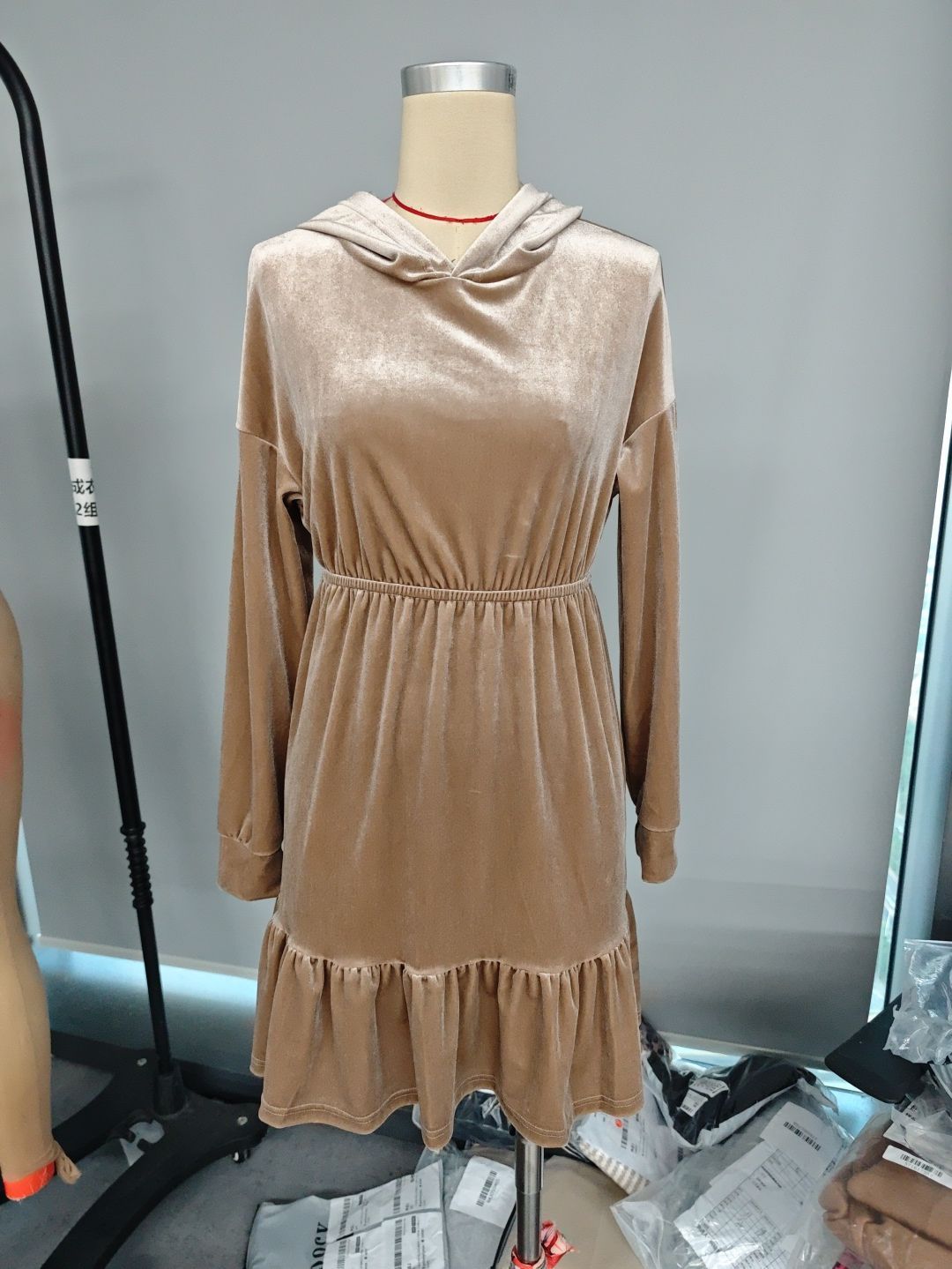Winter Popular Gold Velvet Casual Hooded Dress