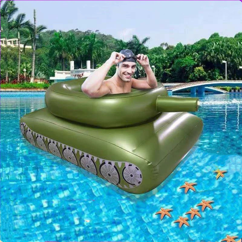 Water-spraying inflatable tank water battle toy