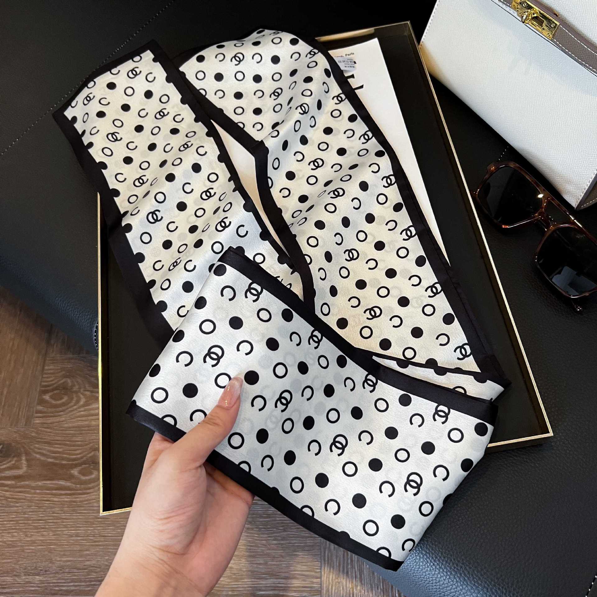 Nuevo bufandas de seda de impresión delgada y larga para mujeres nuevas bandas de moda de decoración profesional bufandas
