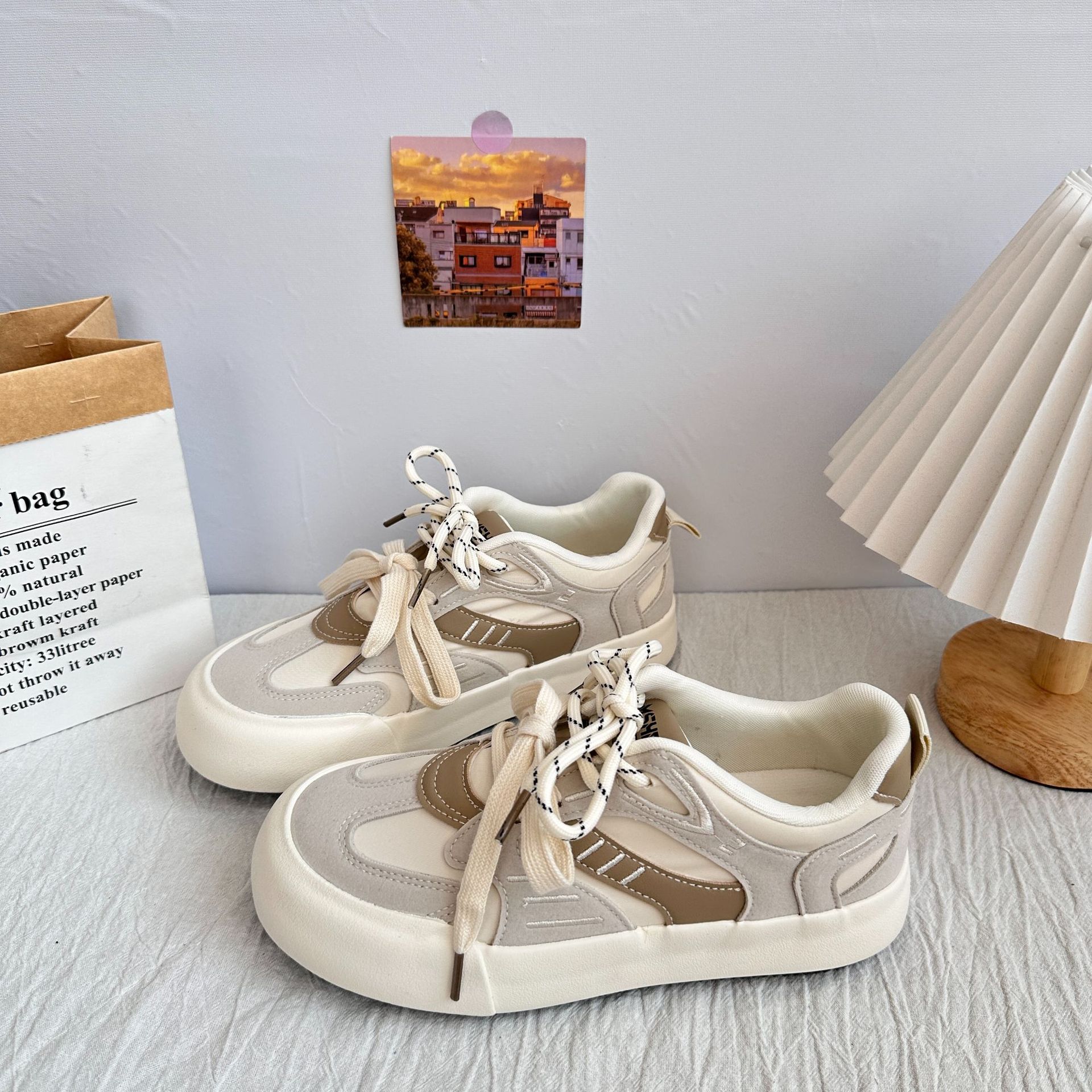 6629 plantillas de látex/zapatos de entrenamiento alemanes de suela gruesa zapatos de mujer zapatillas casuales 2025 nuevos zapatos blancos retro de punta redonda