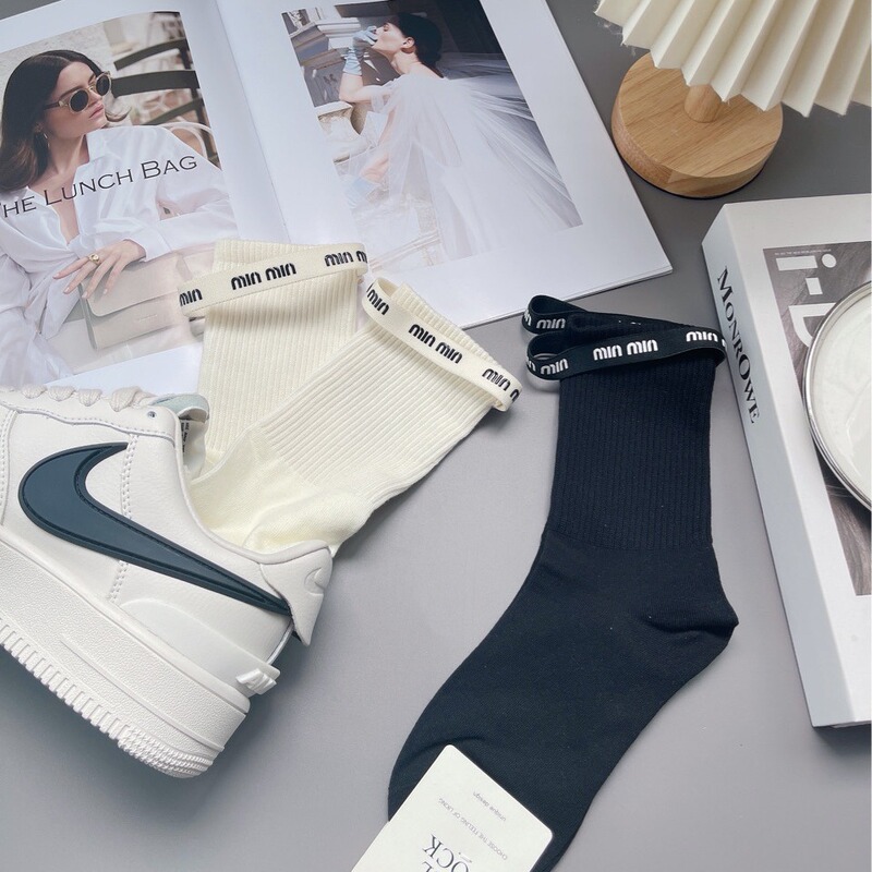 European simple small fragrant style one-piece seamless tube socks children's elastic letter webbing fashionable sweet cool thigh socks