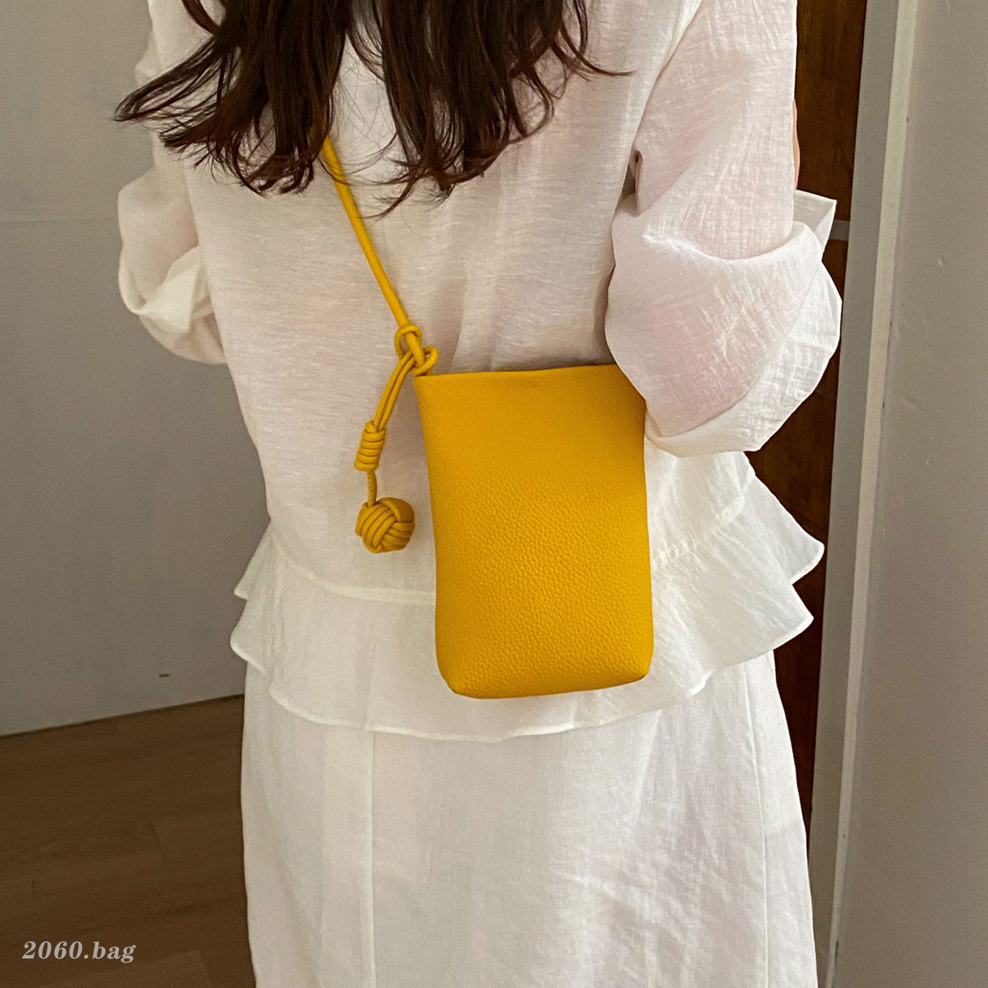 2026 bolso de hombro para teléfonos móviles nuevo diseño bolso de verano nicho de viaje universal moda popular para mujeres