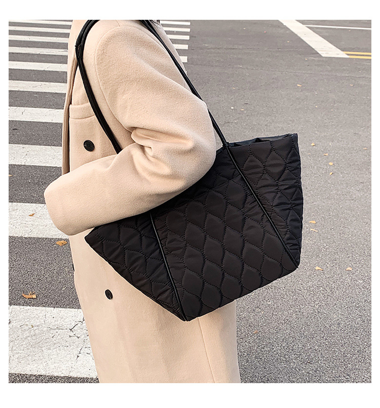 Large-capacity Bags 2021 New Bags Women Bags Autumn And Winter Fashion Commuter Bags display picture 7