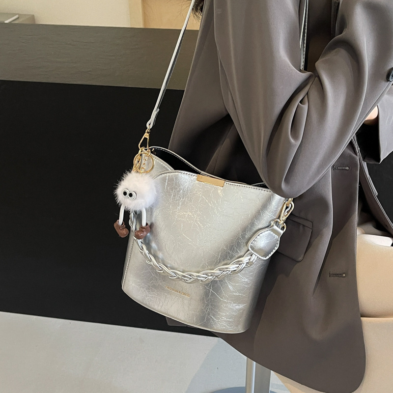 Cross-Border New Style High-End Bucket Bag for Women, Korean Style Versatile Crossbody Bag, Silver Niche Design Braided Handbag