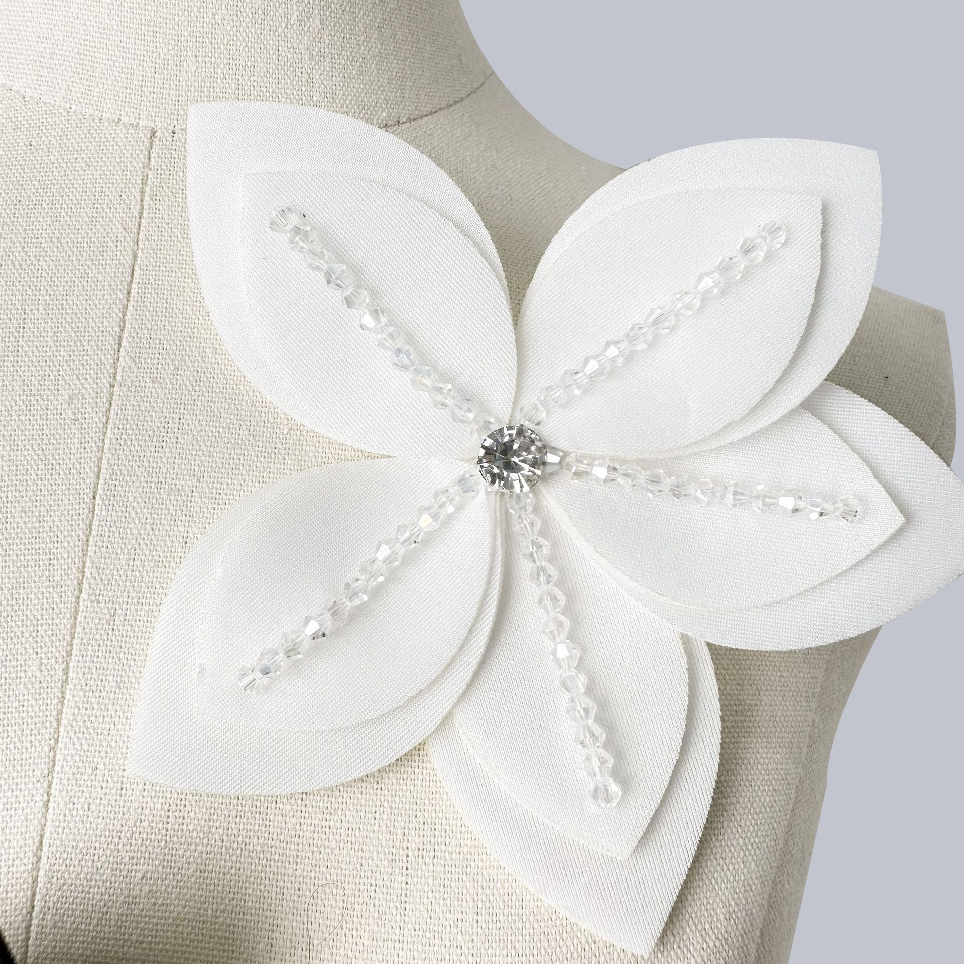 Blanco y negro cuentas de clavos estereoscópicos rosa vestido de boda vestido vestido vestido de baile Lolita accesorios accesorios tocado