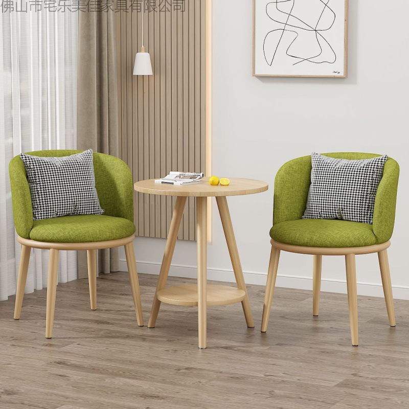 Mesa y silla de ocio balcón sala de estar de lujo ligera mesa y silla combinación de hotel de alojamiento residencial negociación en línea mesa y silla set de tres piezas