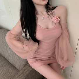 玫瑰低语2024早春纯欲挂脖网纱吊带连衣裙女包臀短裙子