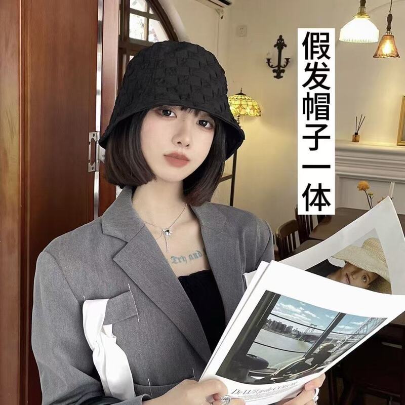 Wig with integrated hood, bubble plaid fisherman hat, short wig, realistic hair, natural thin style, fashionable women's wig Wig with integrated hood, bubble plaid fisherman hat, short wig, realistic hair, natural thin style, fashionable women's wig