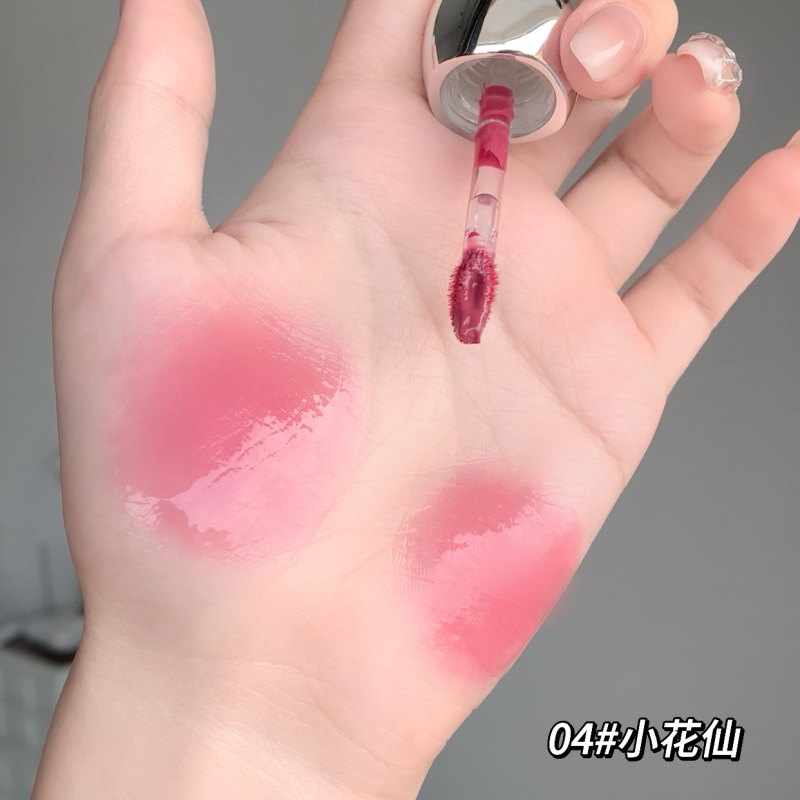 Gege bearゴゴ熊は甘くて柔らかくて潤いがあります。唇の釉薬が透き通っています。鏡面防水はカップの口紅がつきにくいです。|undefined