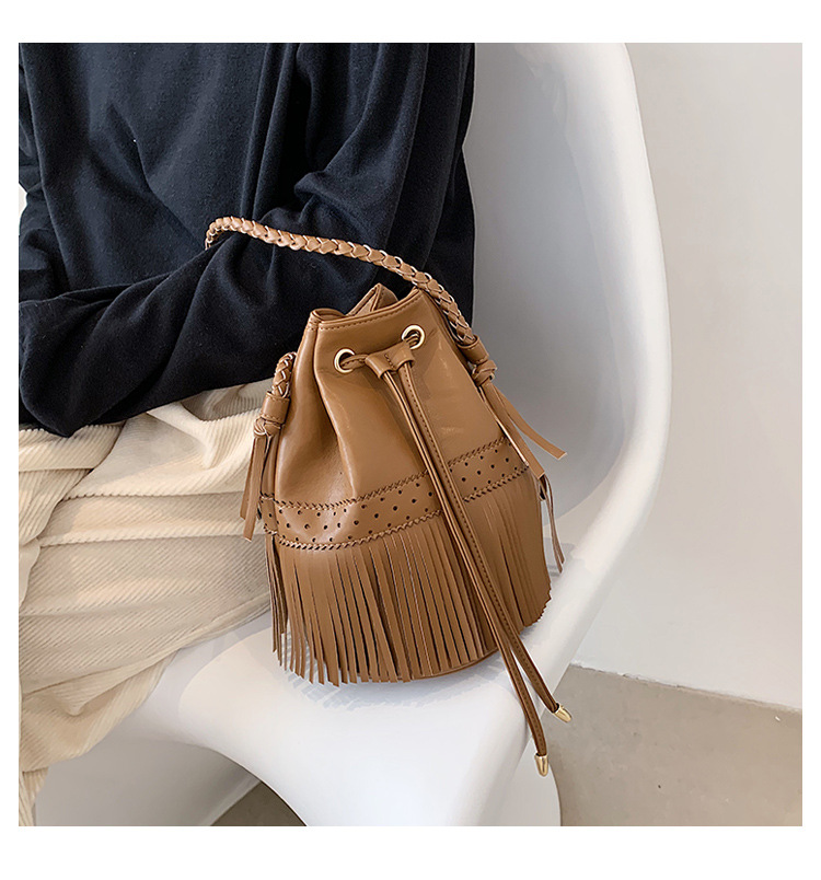 New Trendy Texture Fashion Messenger Bucket Bag display picture 7