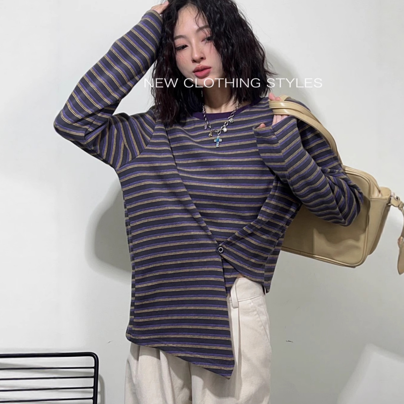 大码不规则长袖T恤女秋季胖mm遮肚子设计感别致收腰开叉打底上衣