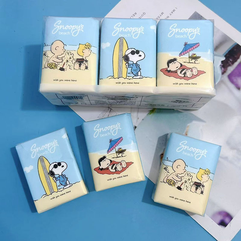 Papier mouchoir de plage Snoopy, papier portable, petit sac, papier toilette, serviettes, papier toilette, papier toilette, papier hygiénique, papier mouillé